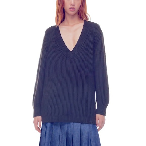 Babaton 💯%Marino Wool Black V-neck Knit Long Sleeves Size XS - Picture 13 of 16